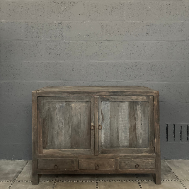Rough Wood dressoir – 2 deuren, 3 lades