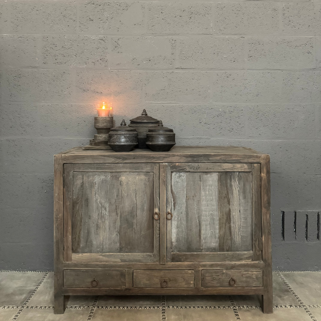 Rough Wood dressoir – 2 deuren, 3 lades