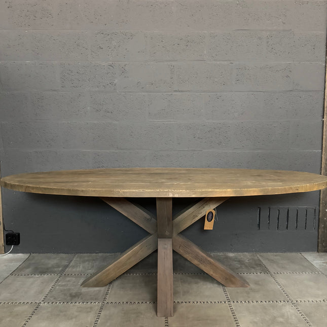 Rough Wood ovale eettafel met spinpoot