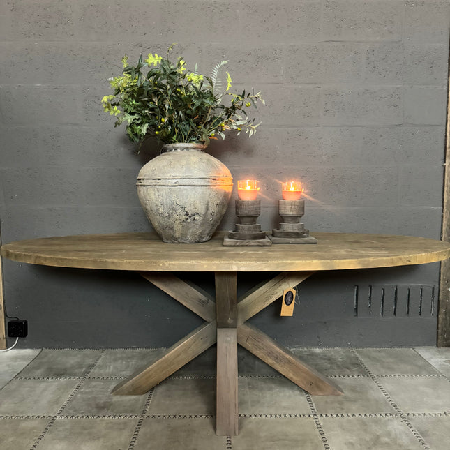 Rough Wood ovale eettafel met spinpoot