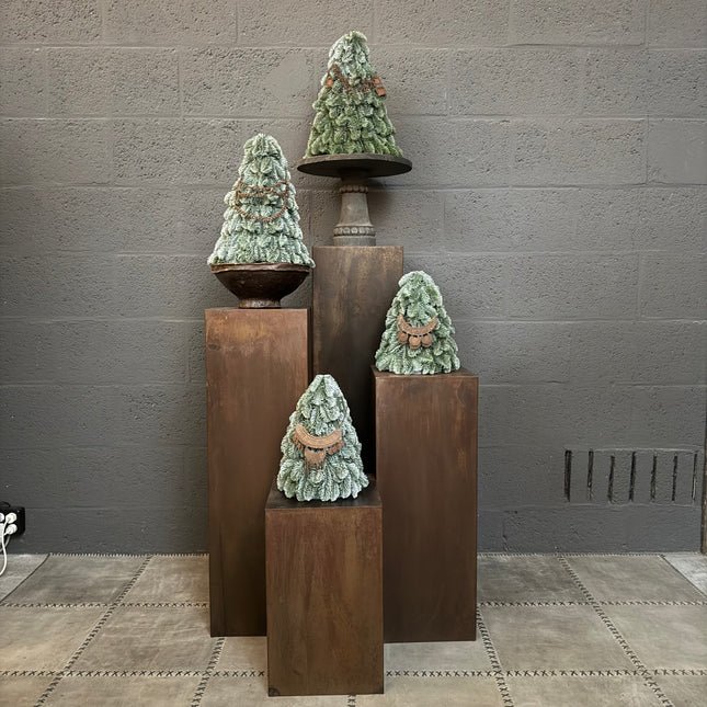 IJzeren roestige zuilen