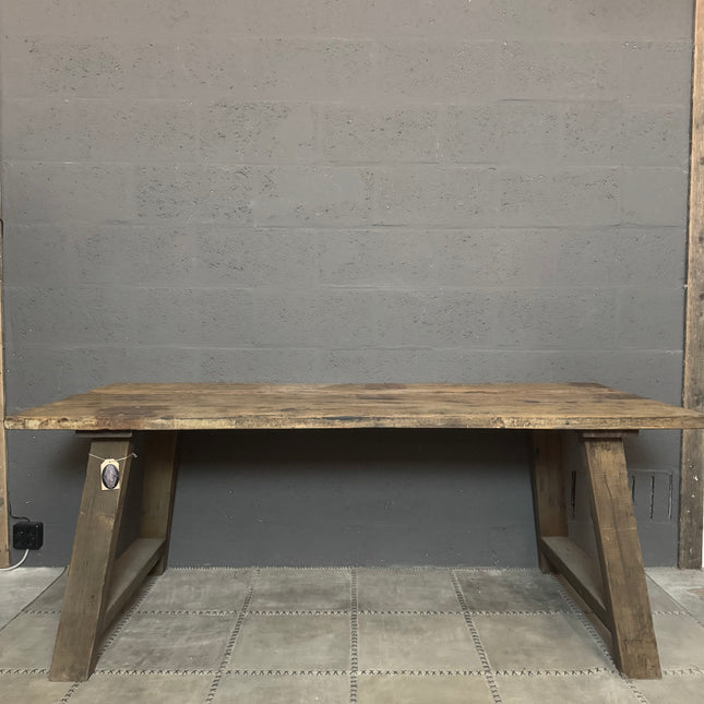 Rough Wood eettafel met A-poot 200 cm