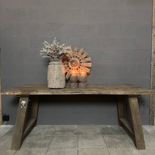 Rough Wood eettafel met A-poot 200 cm