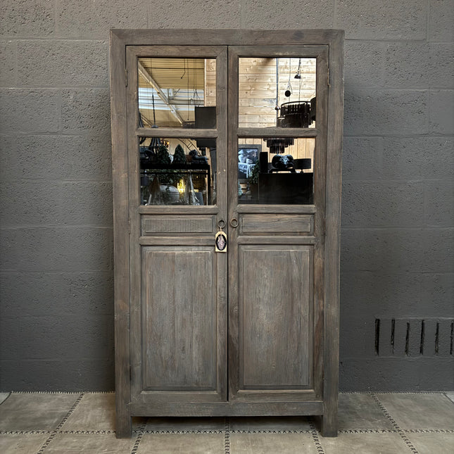 Rough Wood vitrinekast met glasdeuren