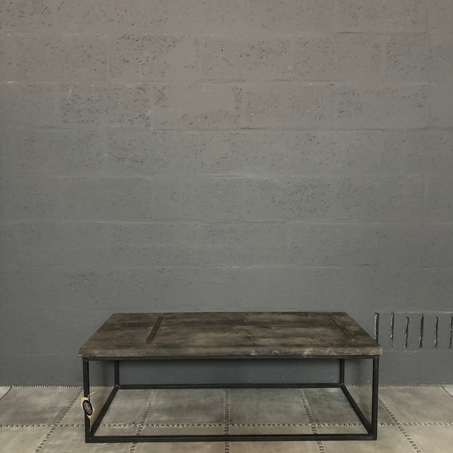 Uniek India Salontafel met ijzeren onderstel