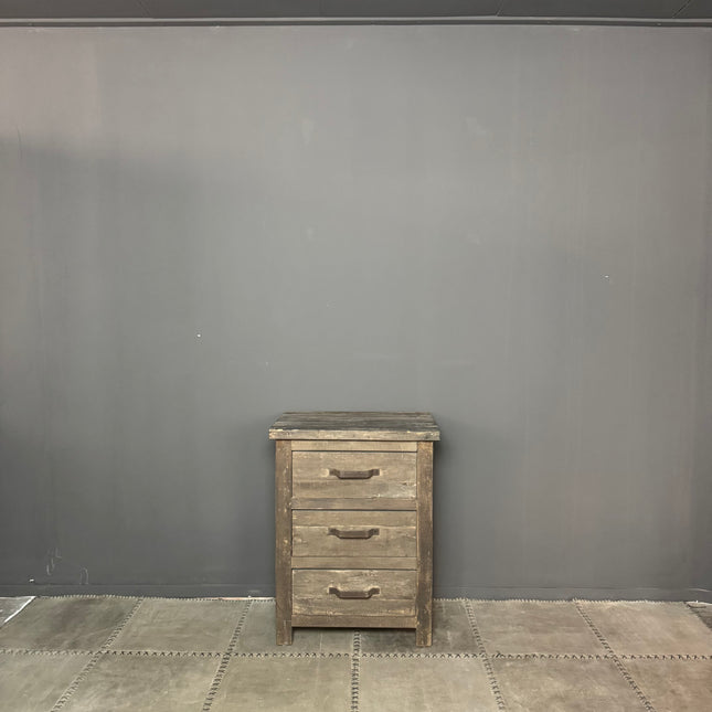 Driftwood nachtkastje met drie lades