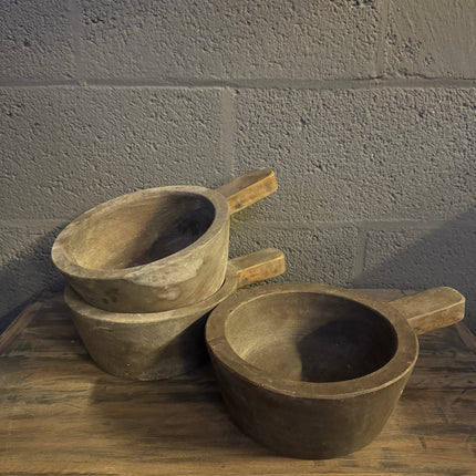 Houten schaal met steel