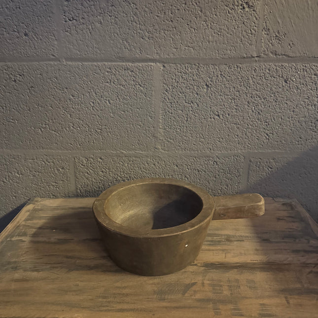 Houten schaal met steel