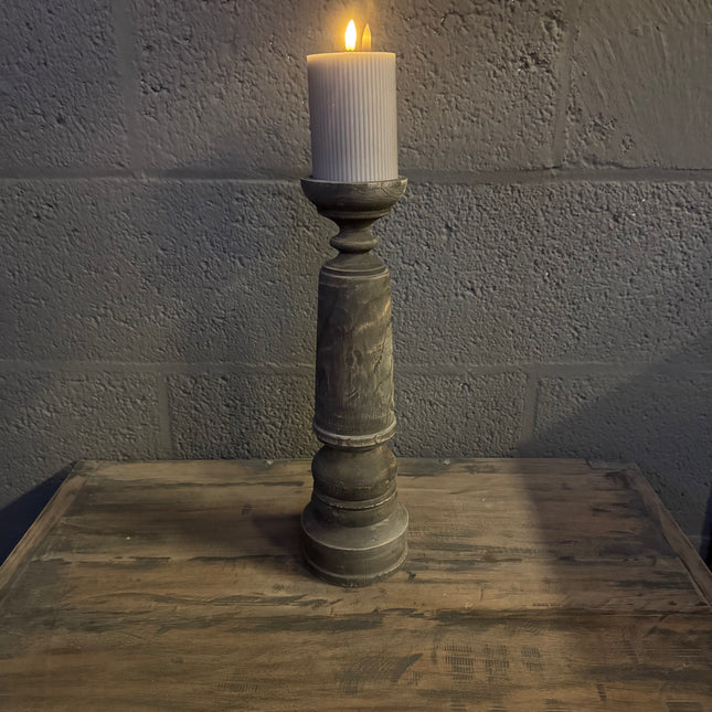 Robuuste houten kandelaars