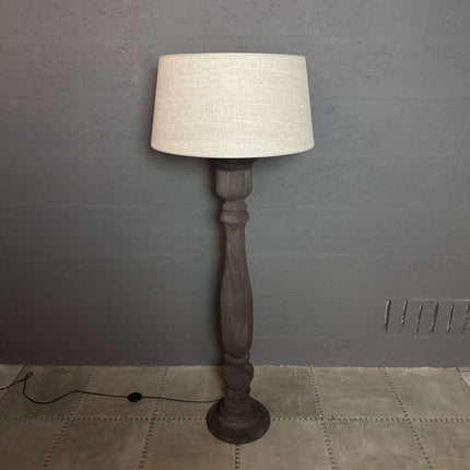 Houten Vloerlamp met Ronde Voet - by Mooss