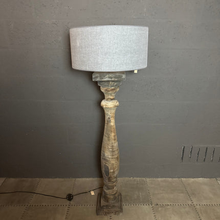 Houten Vloerlamp – Landelijke Massief Houten Lampvoet