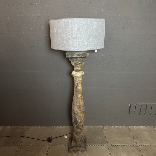 Houten Vloerlamp – Landelijke Massief Houten Lampvoet