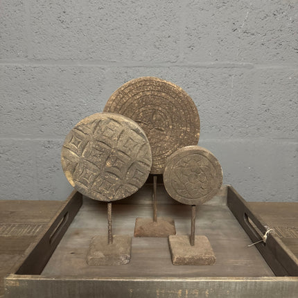 Set Unieke Houten Ornamenten op Voet – Handgemaakt & Authentiek