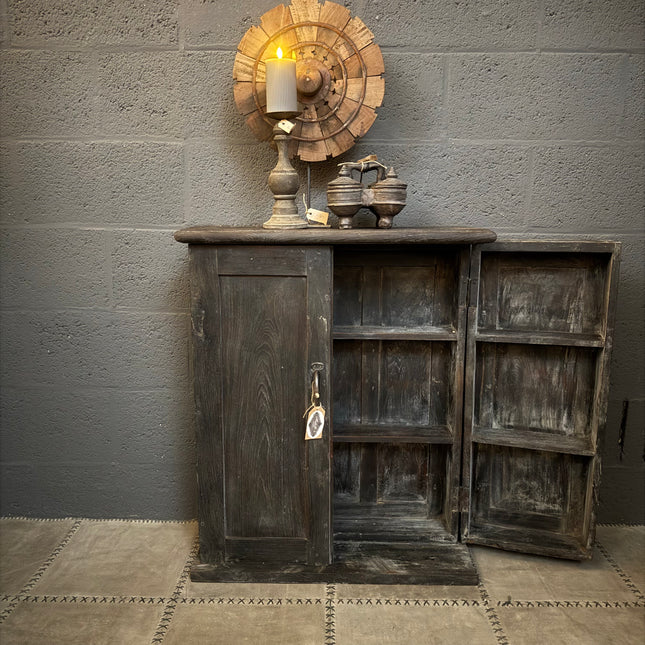 Uniek India Kastje – 2 Deuren met Plankenvak-Indeling