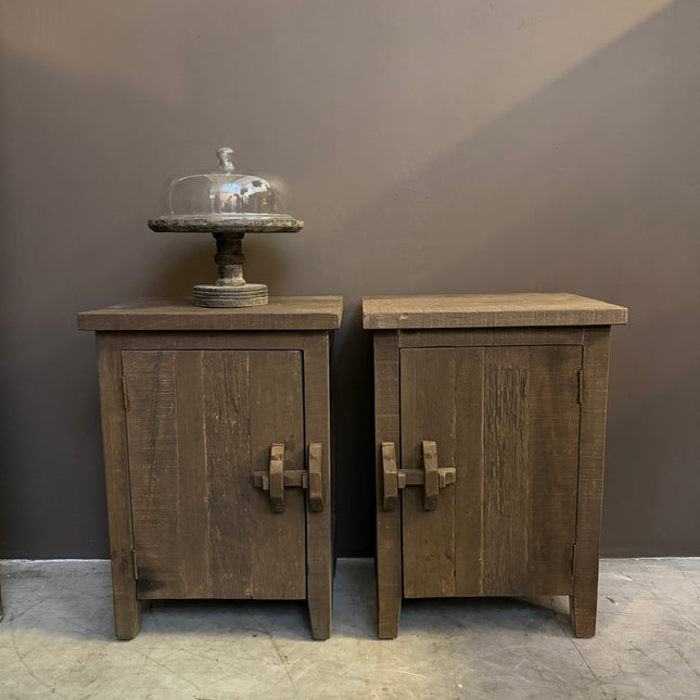 Driftwood nachtkastje – landelijk houten kastje – sober en stoer nachtkastje
