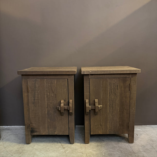 Driftwood nachtkastje – landelijk houten kastje – sober en stoer nachtkastje