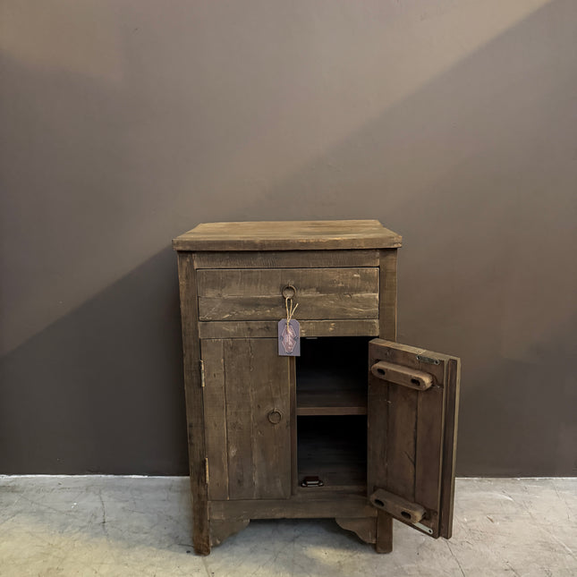 Driftwood kastje met lade en deuren – landelijk houten kastje – sober en stoer meubel