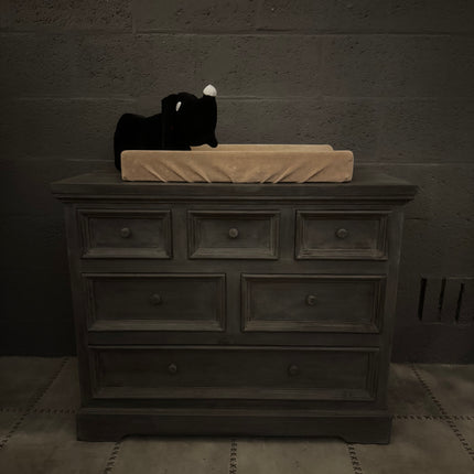 Old Grey Commode met 6 Lades – Stoere Houten Babykamer Commode | Michelle’s Living