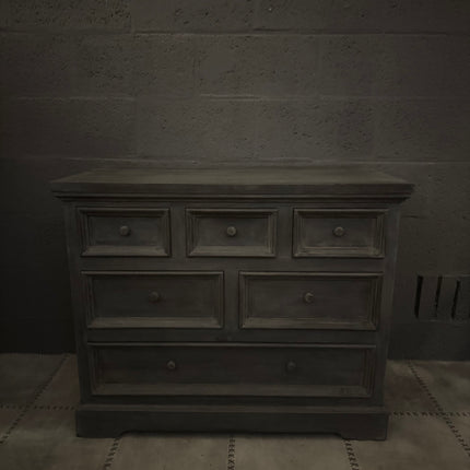 Old Grey Commode met 6 Lades – Stoere Houten Babykamer Commode | Michelle’s Living