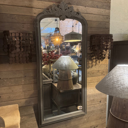 Old Grey Handbewerkte Houten Spiegel – Uniek Ornament | Landelijk & Authentiek