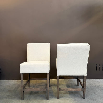 Barkruk Mandy | Stof Guard Naturel met Eikenhouten Poten (Oak Finish)